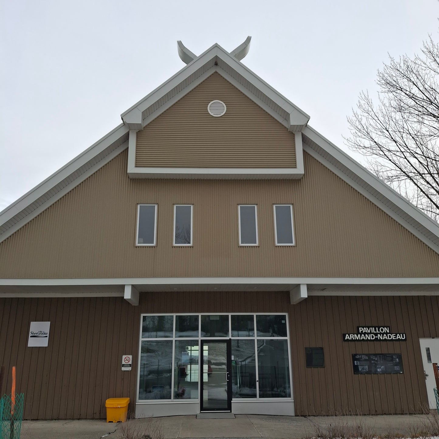 2025-12-20 (View of the Armand Nadeau Pavilion, Sherbrooke)