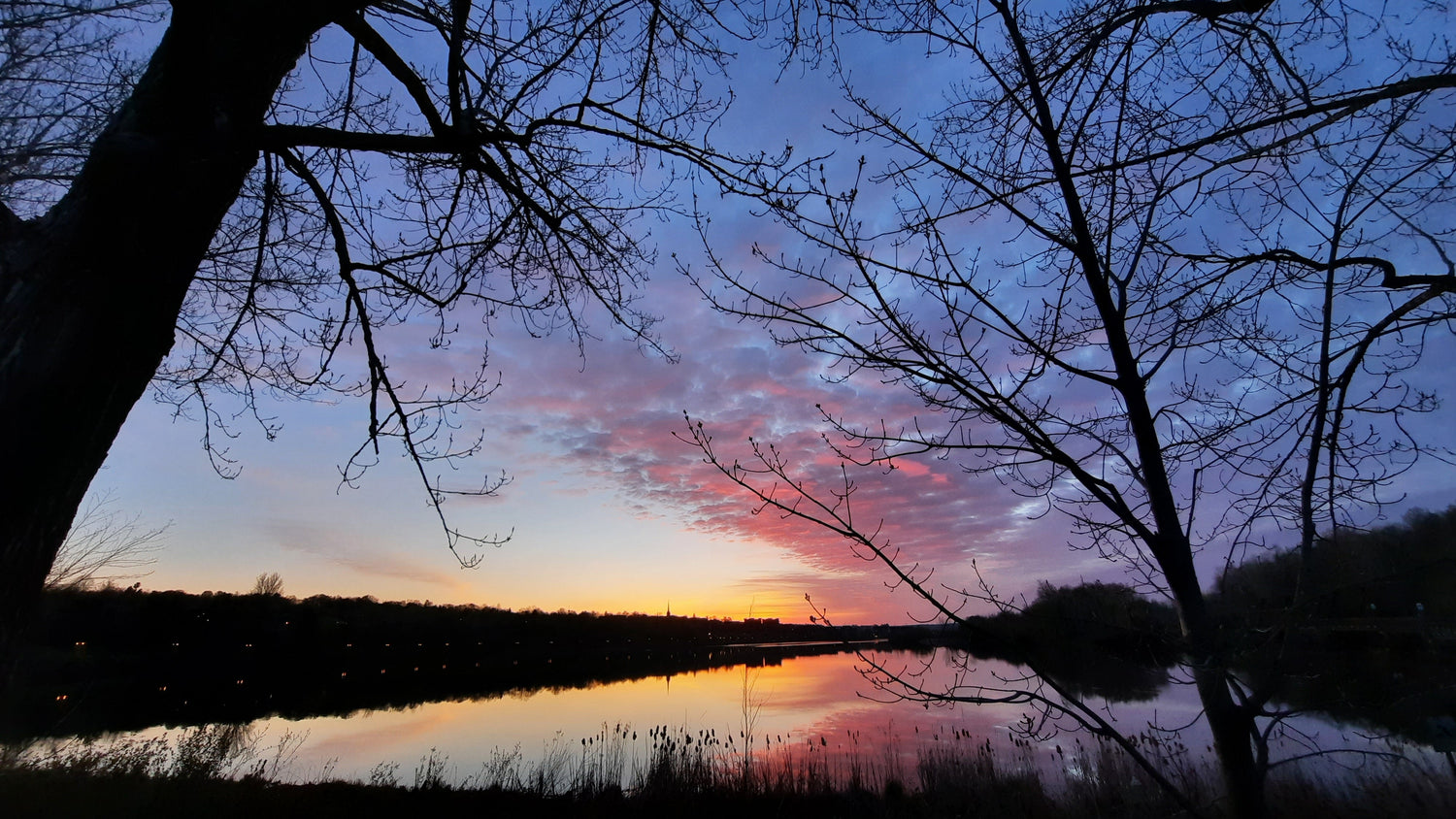 Les Couleurs Du Lac Des Nations Le 10 Mai 2021