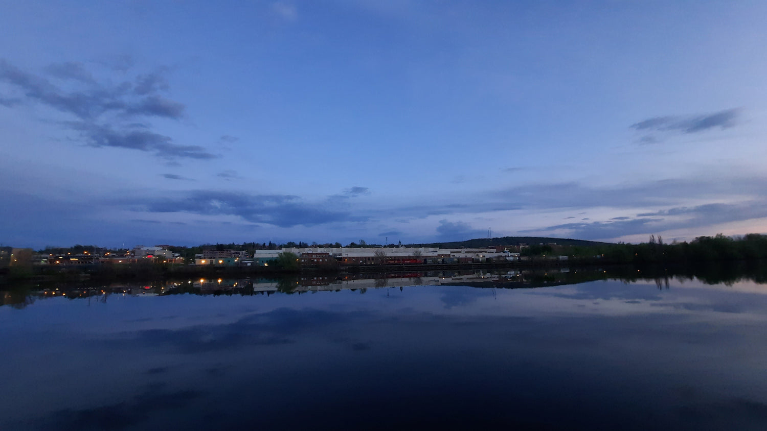 Lac Des Nations De Sherbrooke (Vue Times Hotel Sherbrooke)