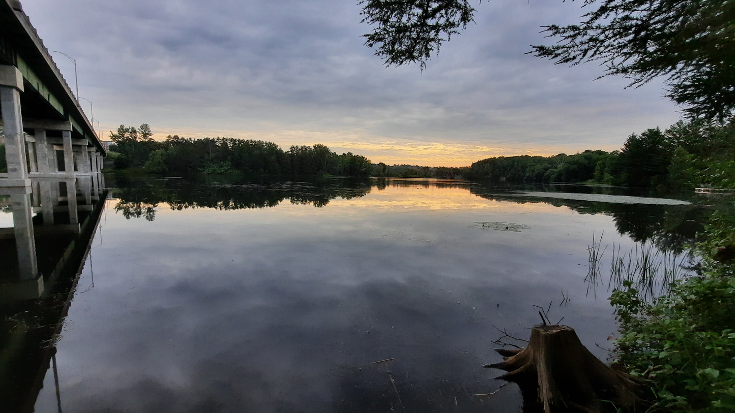 Un Merci Spécial À Lucie De Sherbrooke 13 Juillet 2021 (Vue Souche2) Rivière Magog Et Pont