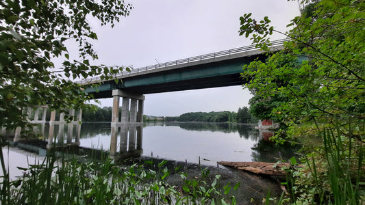 Trouve La Pluie Et Le Train Près Du Pont Jacques Cartier De Sherbrooke 18 Juillet 2021  (Vue K1)