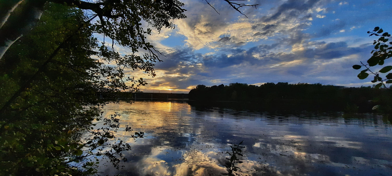 Coucher De Soleil Du 22 Septembre 2021 18H27 (Vue 0) Rivière Magog À Sherbrooke. Pont Jacques