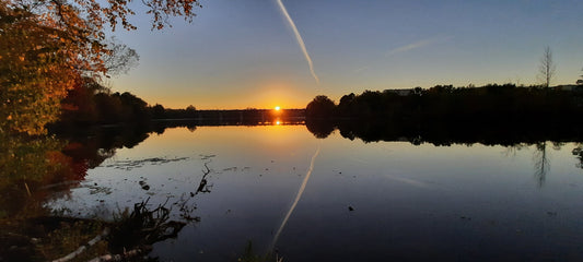 Coucher De Soleil Du 6 Octobre 2021 18H04 (Vue 1) Rivière Magog À Sherbrooke. Pont Jacques Cartier.