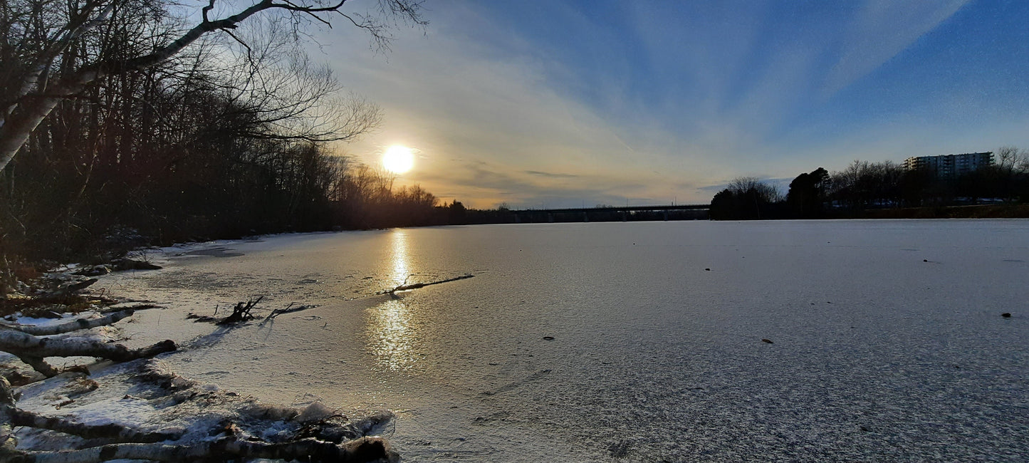 Coucher De Soleil Du 5 Décembre 2021 Sur La Rivière Magog (Vue 1)