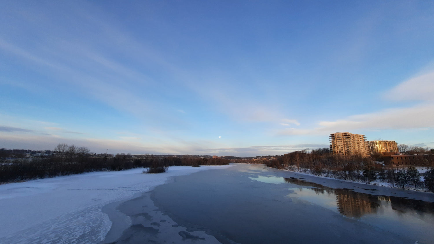 Trouve La Pleine Lune Du 20 Décembre 2021 (Vue Sureo) 7H53