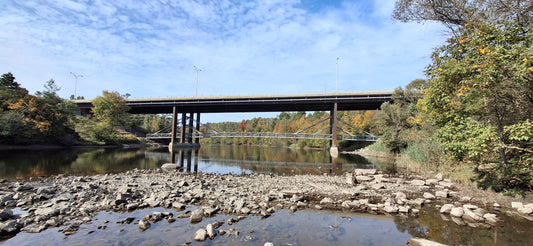 2024-09-20 09:42 The 410 bridge in Sherbrooke (Maurice-Gingues Bridge)