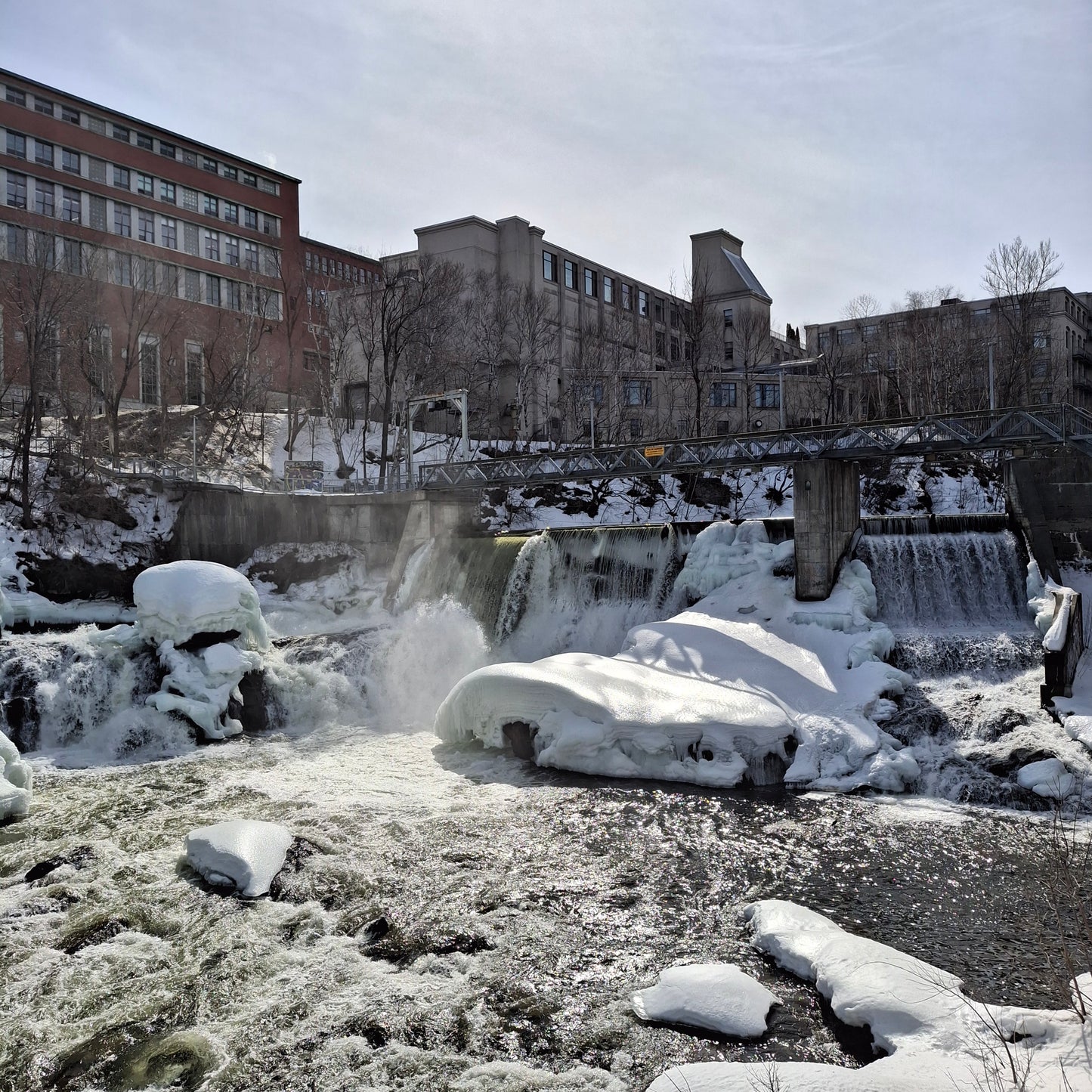 2025-03-13 Les chutes de la rivière Magog