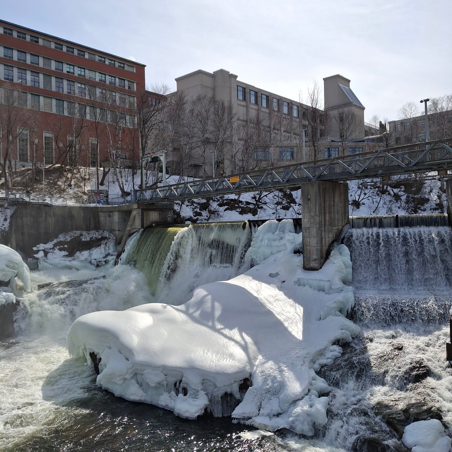 2025-03-13 Les chutes de la rivière Magog