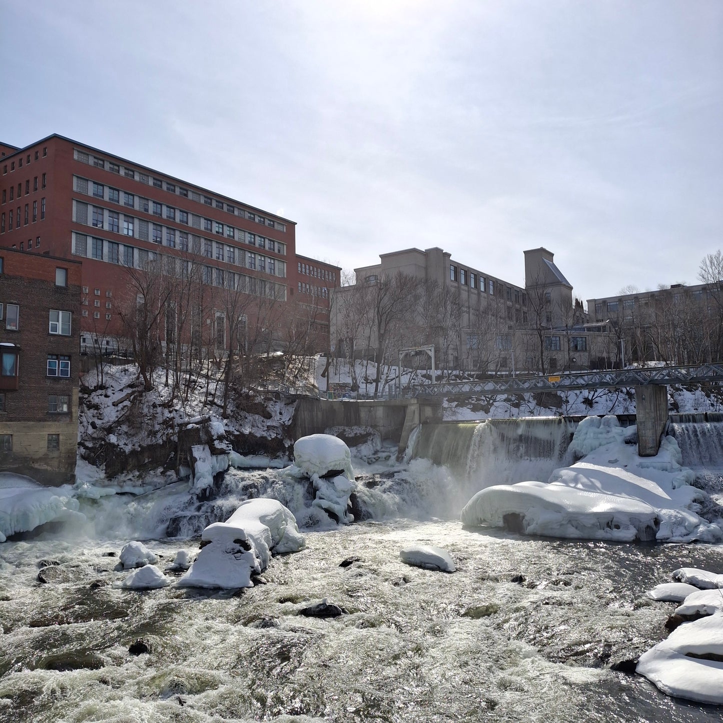 2025-03-13 Les chutes de la rivière Magog