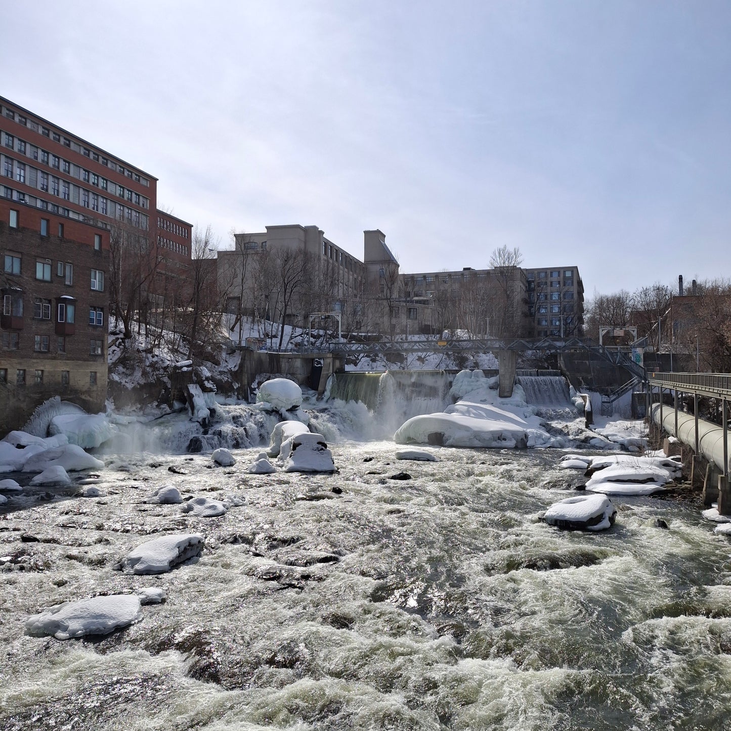 2025-03-13 Les chutes de la rivière Magog